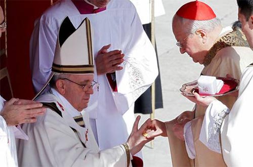 โป๊ปฟรานซิส เลือกแหวนชาวประมงทำจากเงิน แทนแหวนทองคำ โป๊ปฟรานซิส เลือกแหวนชาวประมงทำจากเงิน แทนแหวนทองคำ