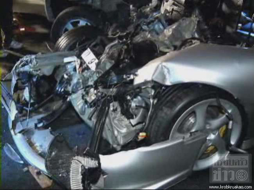 ปอร์เช่ชนฟอร์จูนเนอร์