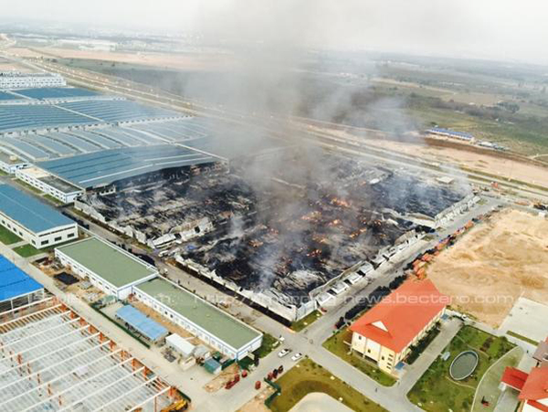 ภาพล่าสุด ไฟไหม้โรงงานยาง นิคมเหมราช บริษัทหลิงหลง ระยอง ภาพล่าสุด ไฟไหม้โรงงานยาง นิคมเหมราช บริษัทหลิงหลง ระยอง