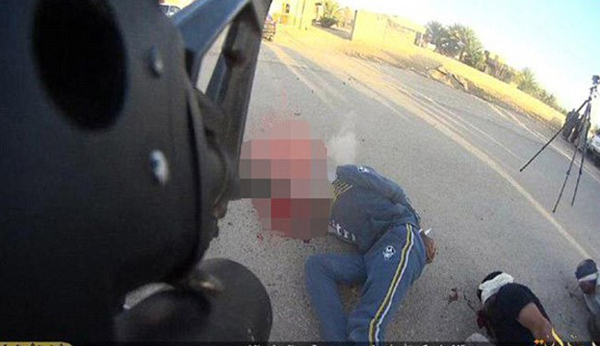 ช็อก ISIS ติดกล้องที่กระบอกปืน บันทึกภาพจ่อยิงนักโทษเป็นเหมือนเกม ช็อก ISIS ติดกล้องที่กระบอกปืน บันทึกภาพจ่อยิงนักโทษเป็นเหมือนเกม