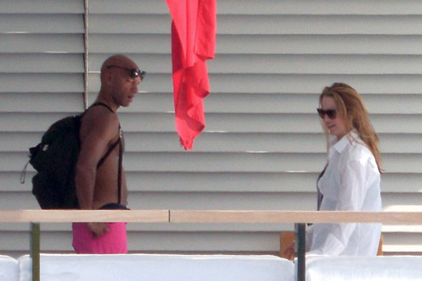 ภรรยาสตีฟ จ็อบส์ สวีทหวานแหววกับรักใหม่ หลังสามีตาย 3 ปี ภรรยาสตีฟ จ็อบส์ สวีทหวานแหววกับรักใหม่ หลังสามีตาย 3 ปี