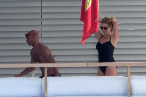 ภรรยาสตีฟ จ็อบส์ สวีทหวานแหววกับรักใหม่ หลังสามีตาย 3 ปี ภรรยาสตีฟ จ็อบส์ สวีทหวานแหววกับรักใหม่ หลังสามีตาย 3 ปี