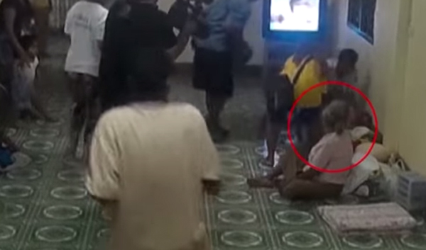 เปิดคลิปแฉไฟไหม้ปริศนาที่พัทลุง พบผู้หญิงในบ้านมีพิรุธ คาดจุดไฟเอง เปิดคลิปแฉไฟไหม้ปริศนาที่พัทลุง พบผู้หญิงในบ้านมีพิรุธ คาดจุดไฟเอง