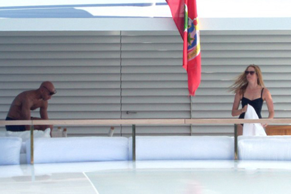 ภรรยาสตีฟ จ็อบส์ สวีทหวานแหววกับรักใหม่ หลังสามีตาย 3 ปี ภรรยาสตีฟ จ็อบส์ สวีทหวานแหววกับรักใหม่ หลังสามีตาย 3 ปี