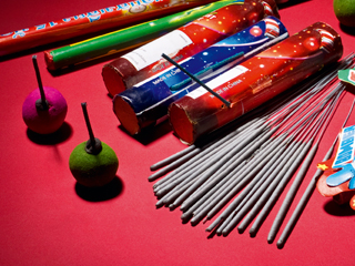 พลุ ดอกไม้ไฟ