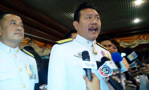 นายชูวิทย์ กมลวิศิษฏ์