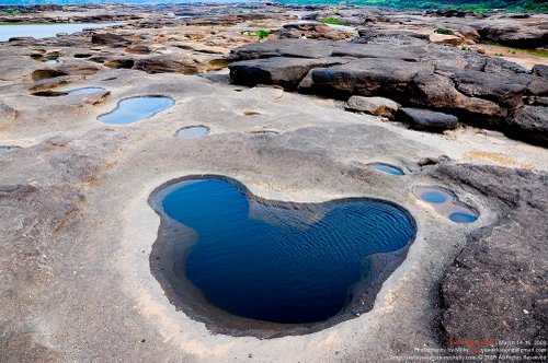 สามพันโบก