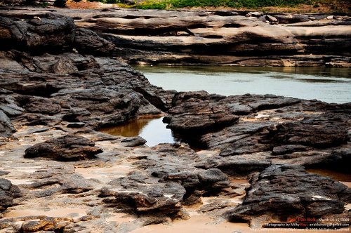 สามพันโบก