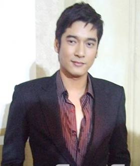 วี วีรภาพ