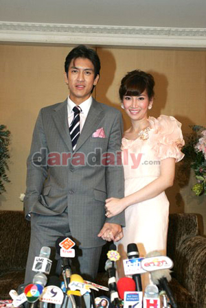 ประมวลภาพงานแต่ง ติ๊ก-พีช