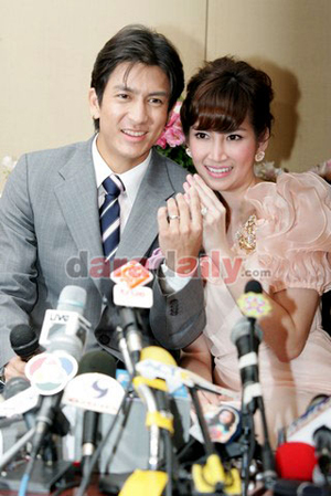 ประมวลภาพงานแต่ง ติ๊ก-พีช