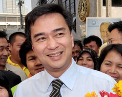 อภิสิทธิ์ เวชชาชีวะ นายกรัฐมนตรีคนที่ 27