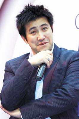 หนุ่ม กรรชัย กำเนิดพลอย