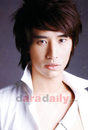 ทิม-พิธา ลิ้มเจริญรัตน์