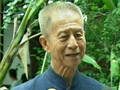 จำลอง ศรีเมือง