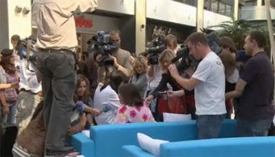 แข่งนอนหลับกลางห้าง