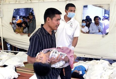 เขมรเหยียบกันตาย