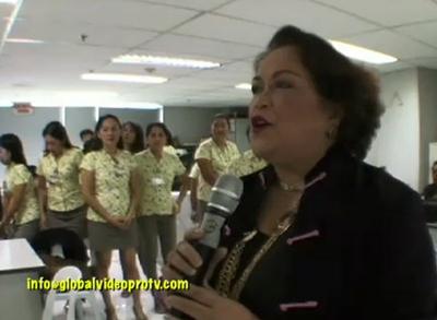 เจ้าหน้าที่สรรพากรฟิลิปปินส์เต้น