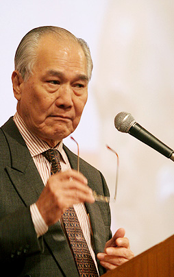 อานันท์ ปันยารชุน