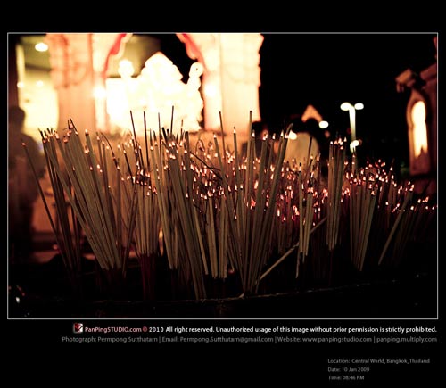 อาลัยผู้เสียชีวิต เหตุ เสื้อแดง ปะทะทหาร