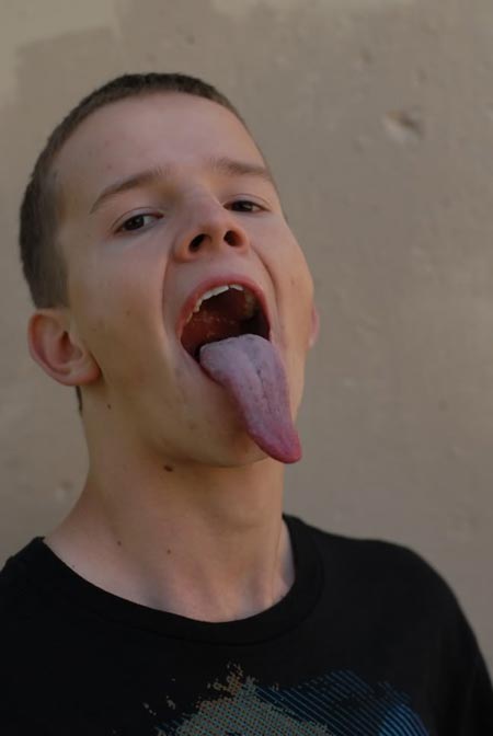 ลิ้นยาว