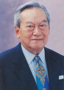 พลเอกชาติชาย ชุณหะวัณ