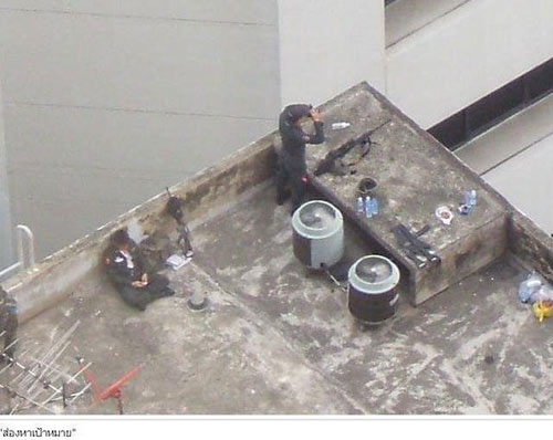 ภาพทหารซุ่มยิงบนราง BTS 