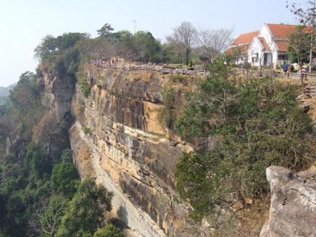 ผามออีแดง