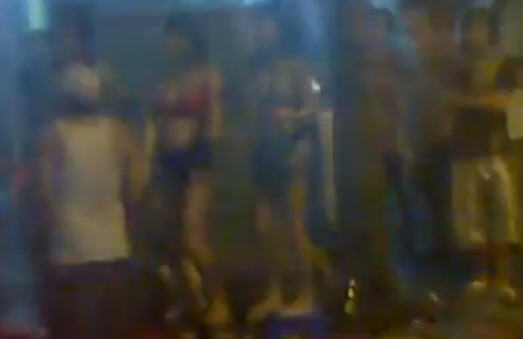 โชว์อกสงกรานต์