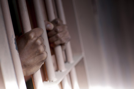 ฉาว! ตำรวจจับครูซี 5 ชวนแม่นักเรียนเสพยาบ้า