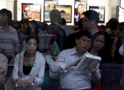 จีนชุลมุนแย่งซื้อ iPad 2 บาดเจ็บ 4 ราย