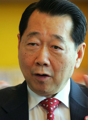 ธนินท์ เจียรวนนท์ 