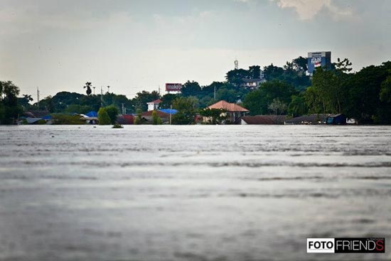 รวมภาพในวันน้ำหลาก เมืองปากน้ำโพ นครสวรรค์