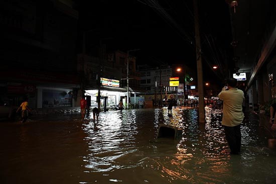 รวมภาพในวันน้ำหลาก เมืองปากน้ำโพ นครสวรรค์