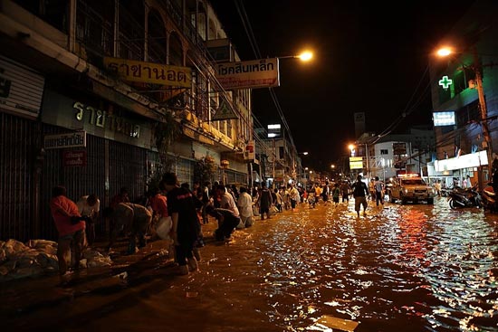 รวมภาพในวันน้ำหลาก เมืองปากน้ำโพ นครสวรรค์