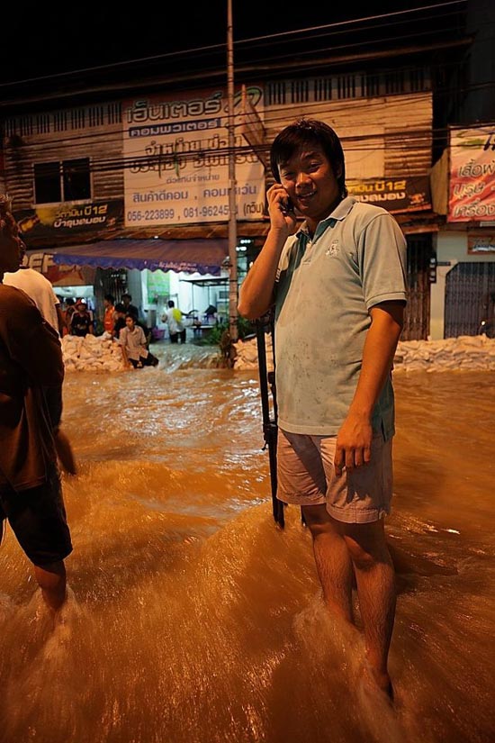 รวมภาพในวันน้ำหลาก เมืองปากน้ำโพ นครสวรรค์