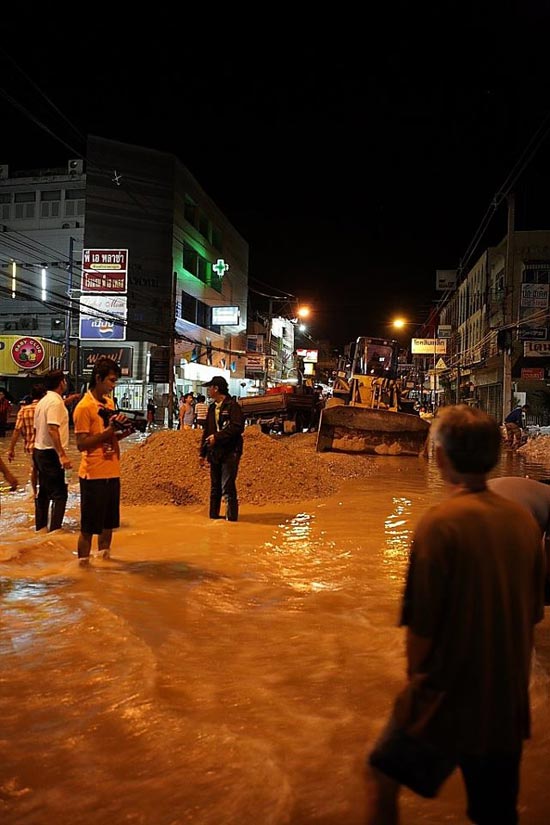 รวมภาพในวันน้ำหลาก เมืองปากน้ำโพ นครสวรรค์