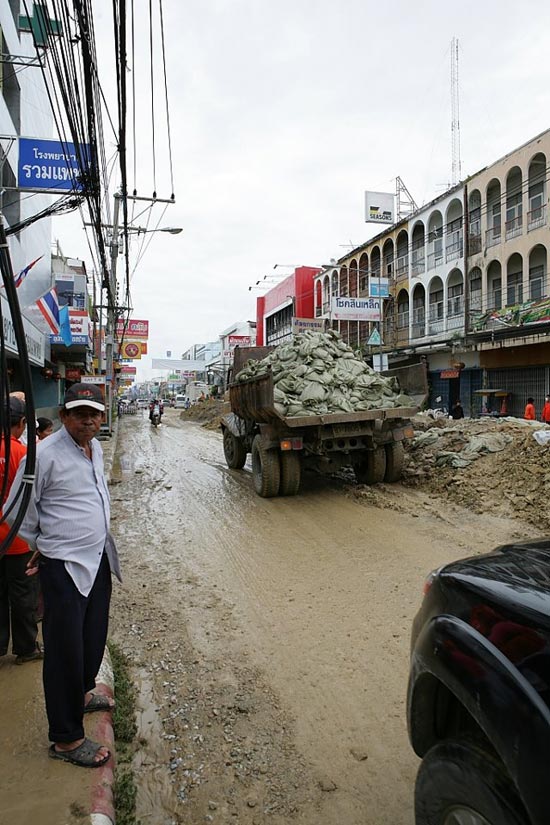 รวมภาพในวันน้ำหลาก เมืองปากน้ำโพ นครสวรรค์