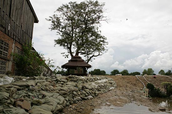 รวมภาพในวันน้ำหลาก เมืองปากน้ำโพ นครสวรรค์