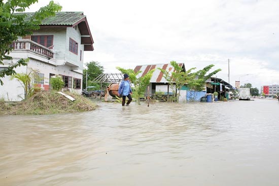 รวมภาพในวันน้ำหลาก เมืองปากน้ำโพ นครสวรรค์