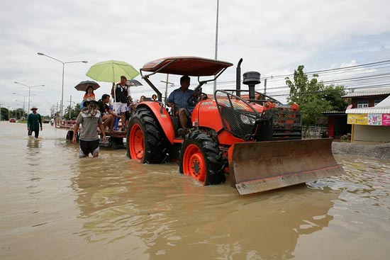 รวมภาพในวันน้ำหลาก เมืองปากน้ำโพ นครสวรรค์