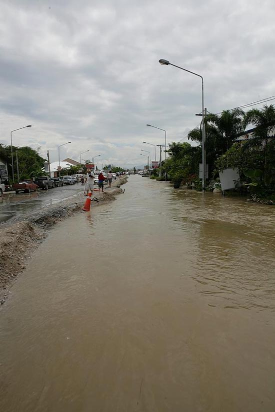 รวมภาพในวันน้ำหลาก เมืองปากน้ำโพ นครสวรรค์