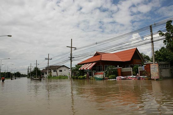 รวมภาพในวันน้ำหลาก เมืองปากน้ำโพ นครสวรรค์