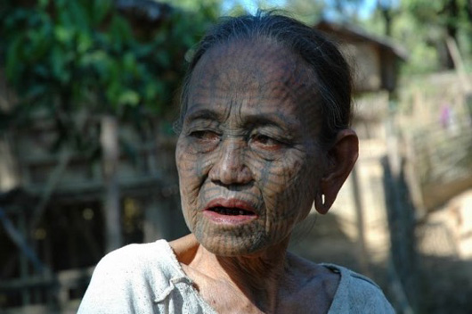 สักบนใบหน้า