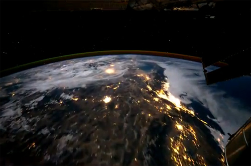 ชมภาพบรรยากาศรอบโลก(จากนอกโลก) ใน 1 นาที