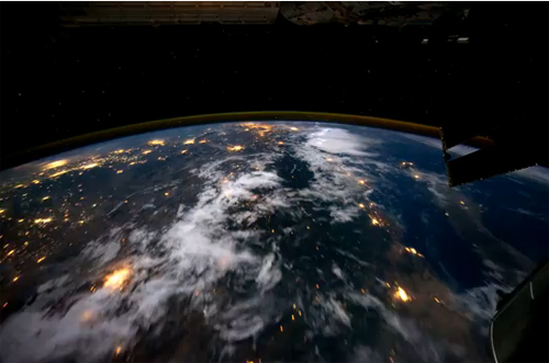 ชมภาพบรรยากาศรอบโลก(จากนอกโลก) ใน 1 นาที