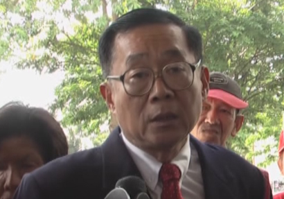 นพ.เหวง โตจิราการ 