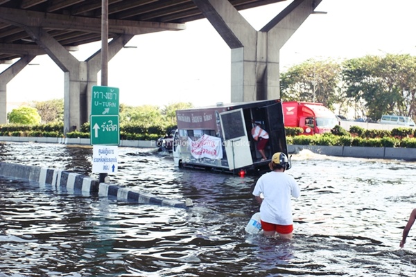 น้ำท่วมดอนเมือง 2554