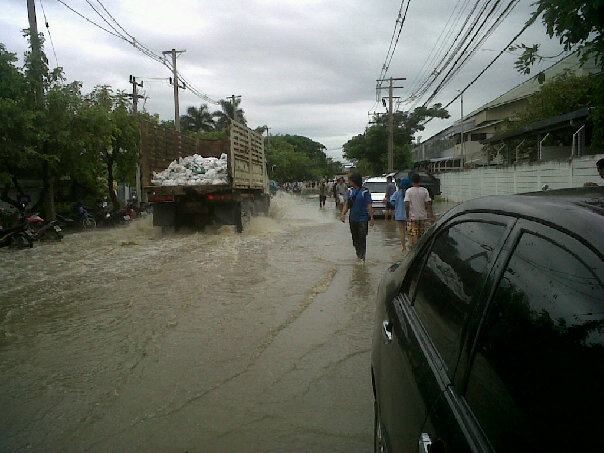 น้ำท่วมนวนคร 2554