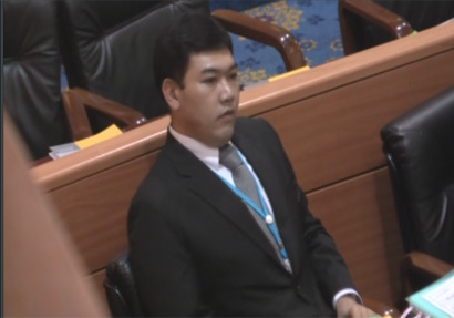 ครรชิต โผล่ถกสภา - สมศักดิ์ ยังไม่ได้หนังสือขอตัว